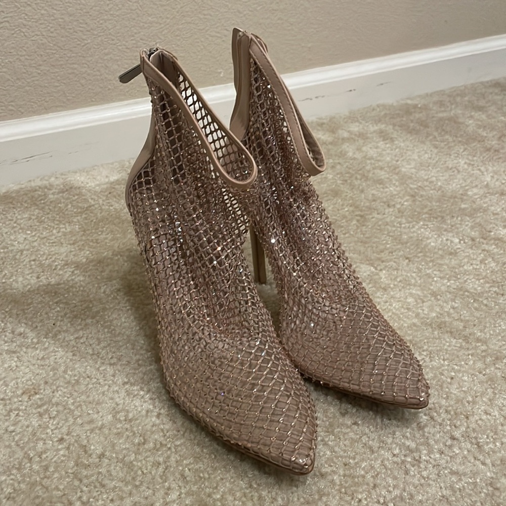 Charles By Charles Davis Nude Sequined Heels 9M